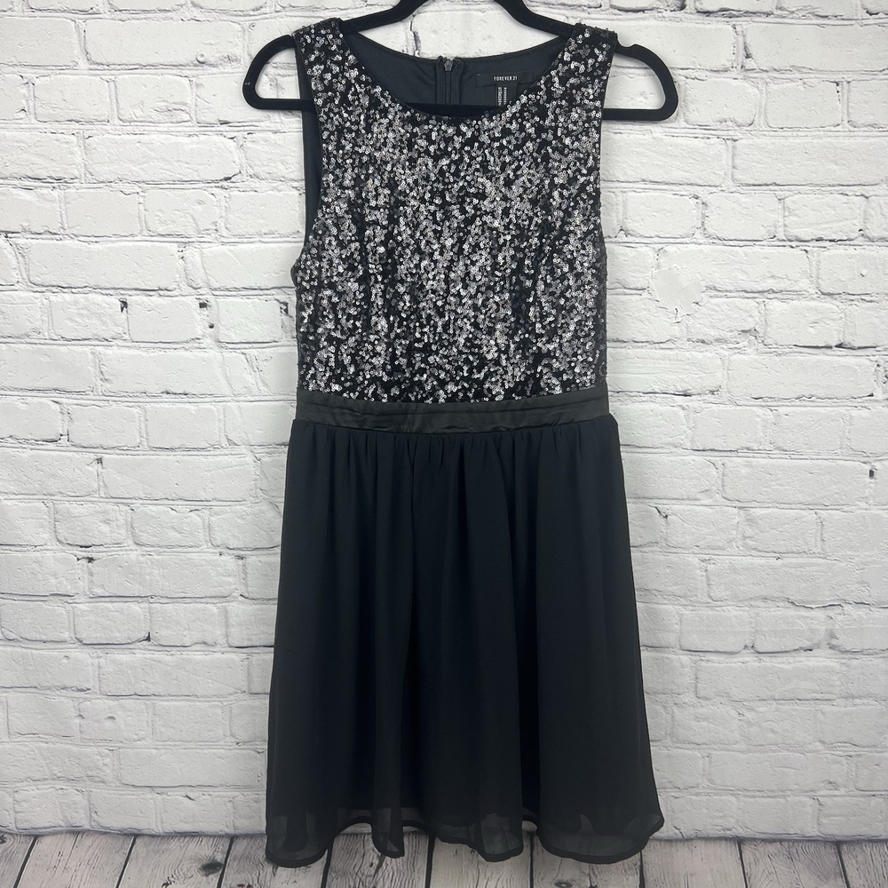 Forever 21 Sequin & Chiffon Fit & Flare Mini Party Dress Black Silver Sz‎ Medium